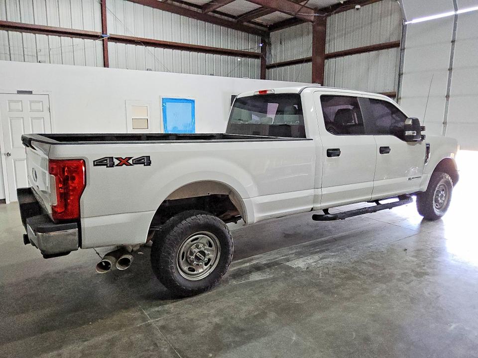 Photo 3 from auction – 2017 FORD F250 with VIN 1FT7W2BTXHED77952