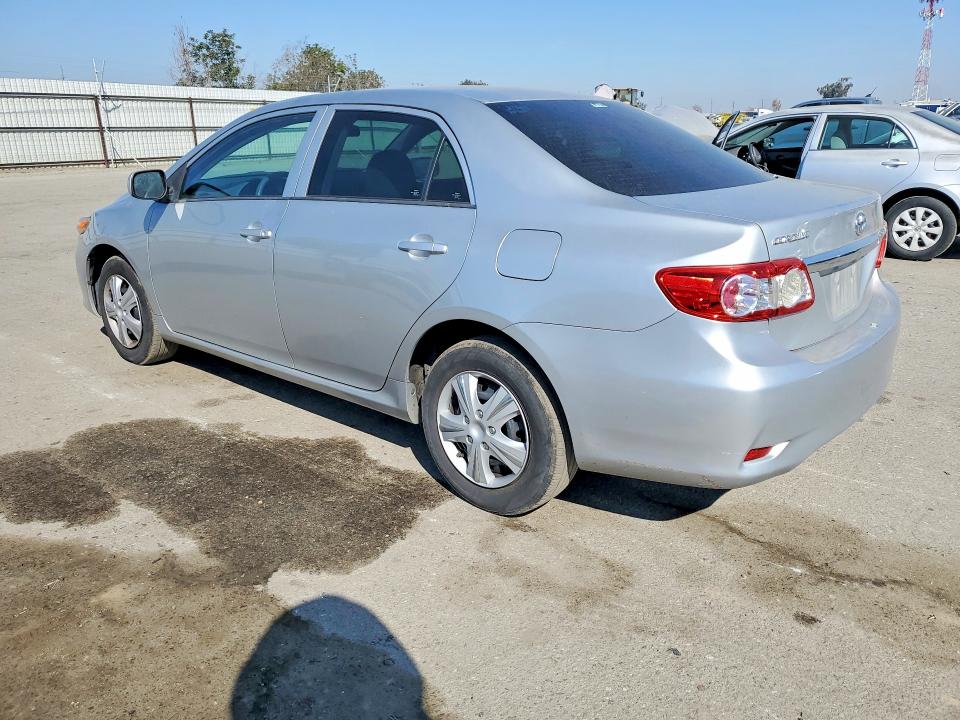 Photo 2 from auction – 2013 TOYOTA COROLLA with VIN 5YFBU4EE8DP131794