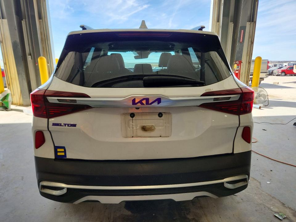 Photo 6 from auction – 2023 KIA SELTOS with VIN KNDETCA26P7358123