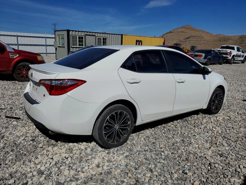 Photo 3 from auction – 2015 TOYOTA COROLLA with VIN 5YFBURHE9FP231379
