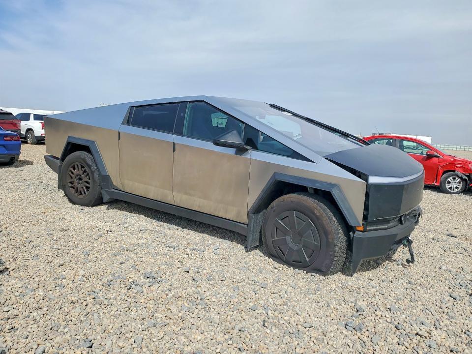 Photo 4 from auction – 2025 TESLA CYBERTRUCK with VIN 7G2CEHED4SA059317