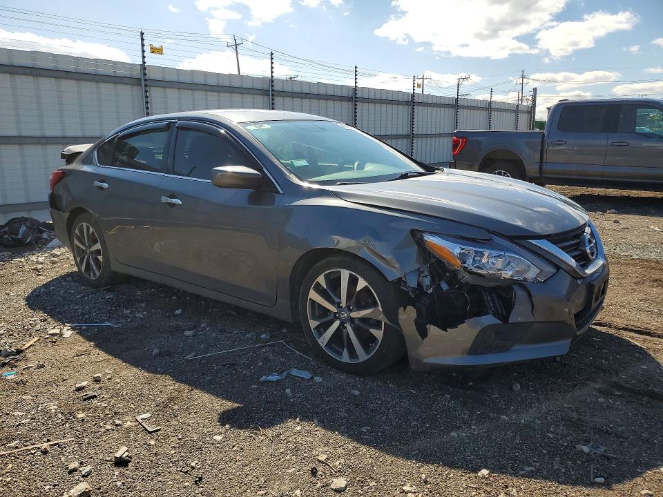 Photo 4 from auction – 2017 NISSAN ALTIMA with VIN 1N4AL3AP1HC286921