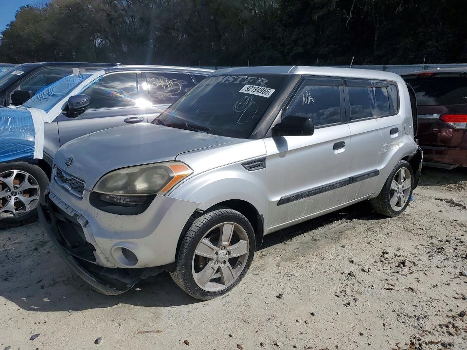 KIA SOUL 2010 with VIN KNDJT2A1XA7040738 - Photo from auction