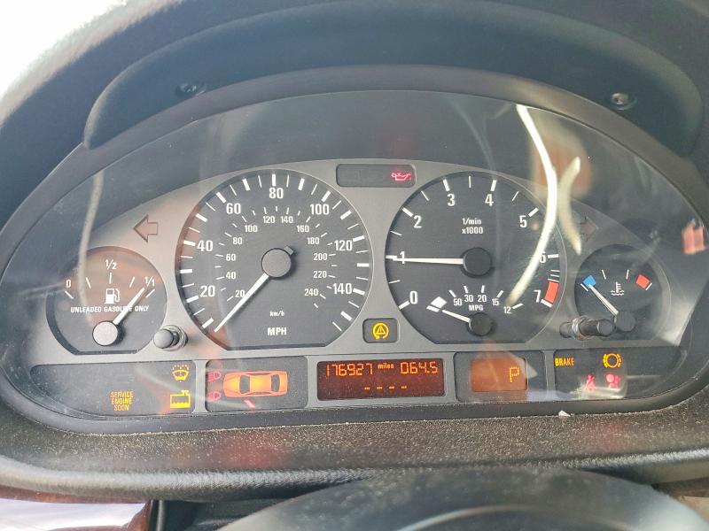 Photo 9 from auction – 2005 BMW 325 with VIN WBAEV33455KW16843