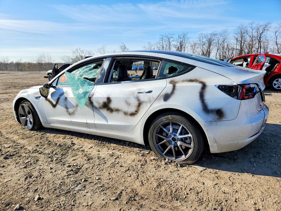 Photo 2 from auction – 2021 TESLA MODEL 3 with VIN 5YJ3E1EA5MF987062