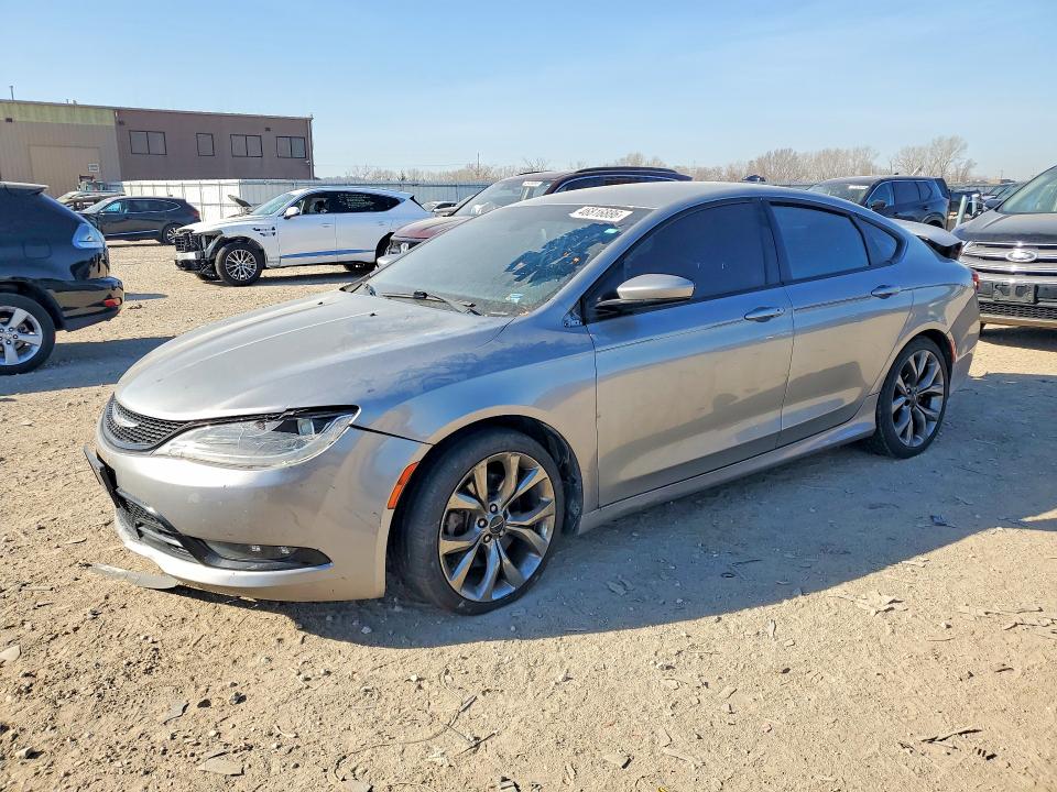 CHRYSLER 200 2015 مع رقم تعريف المركبة 1C3CCCDG0FN624135 - صورة من المزاد