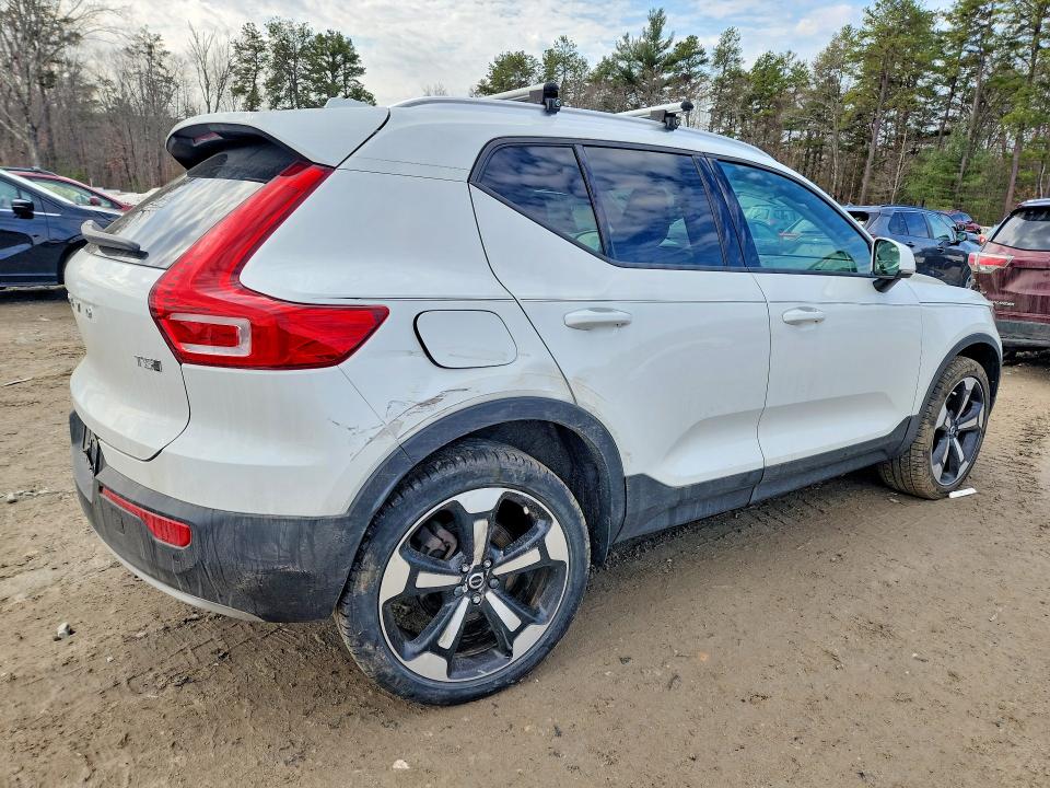 Photo 3 from auction – 2020 VOLVO XC40 with VIN YV4162UK5L2204129