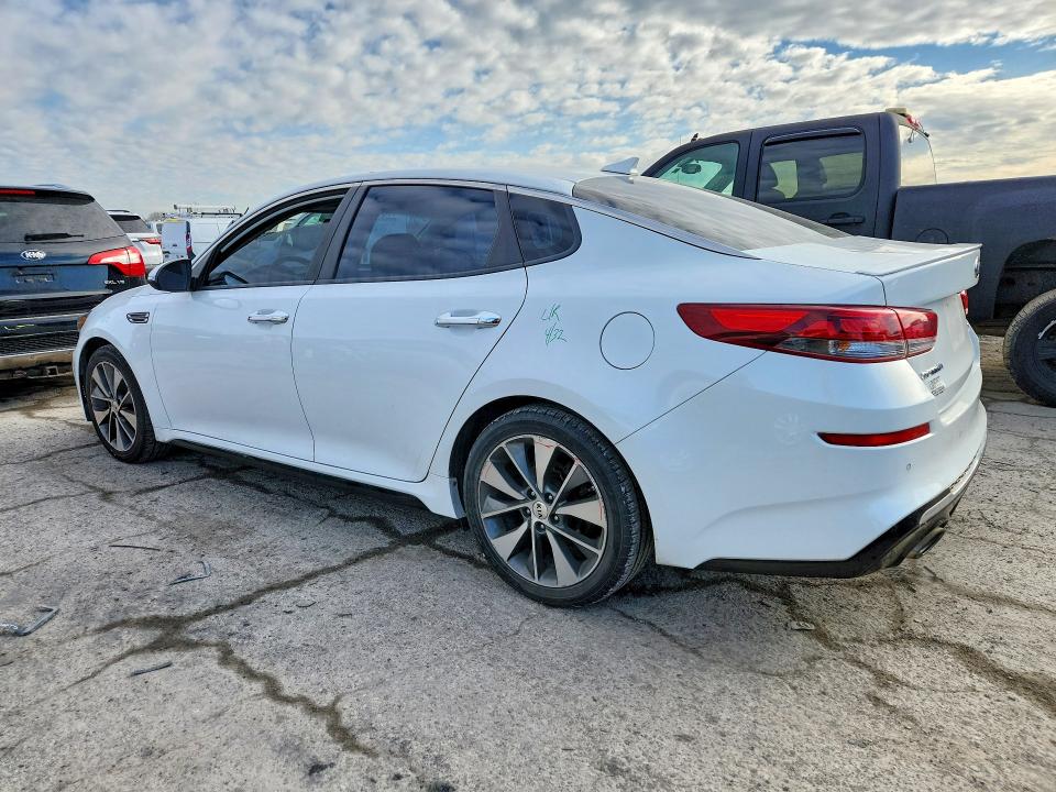 Photo 2 from auction – 2019 KIA OPTIMA with VIN 5XXGT4L32KG289161