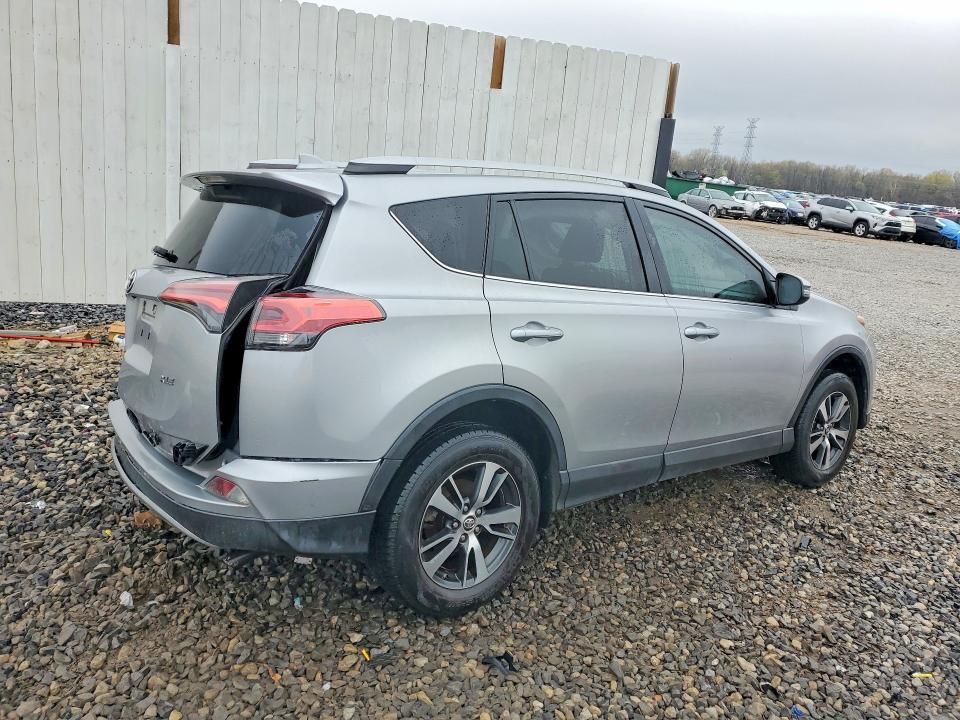 Photo 3 from auction – 2018 TOYOTA RAV4 with VIN 2T3WFREV9JW505498