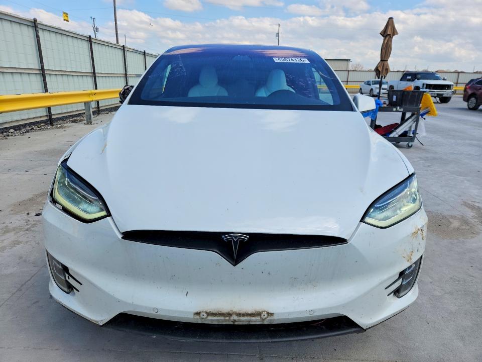 Photo 5 from auction – 2018 TESLA MODEL X with VIN 5YJXCAE29JF103734