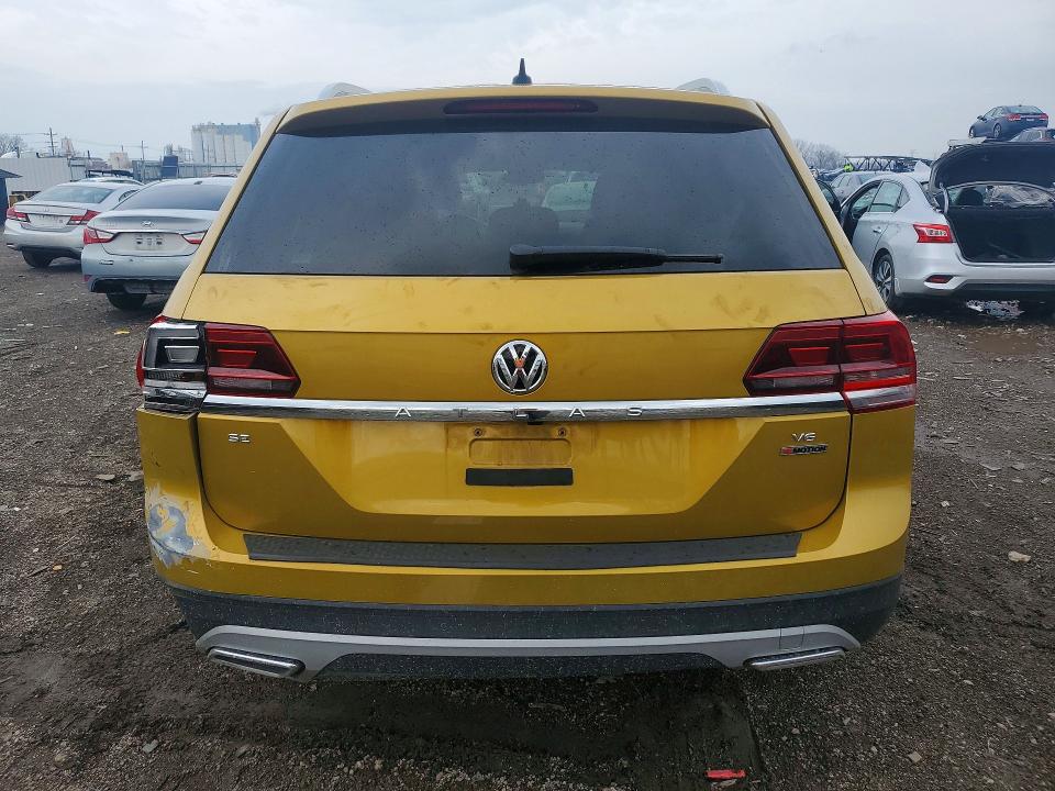 Photo 6 from auction – 2018 VOLKSWAGEN ATLAS with VIN 1V2LR2CA5JC528666