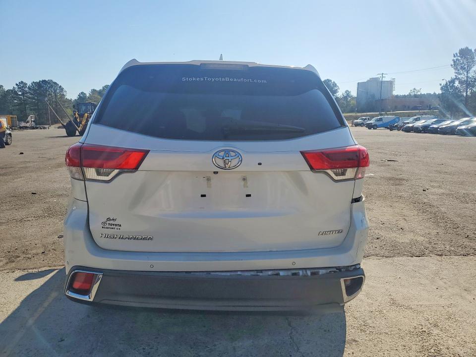 Photo 6 from auction – 2018 TOYOTA HIGHLANDER with VIN 5TDYZRFH2JS281453