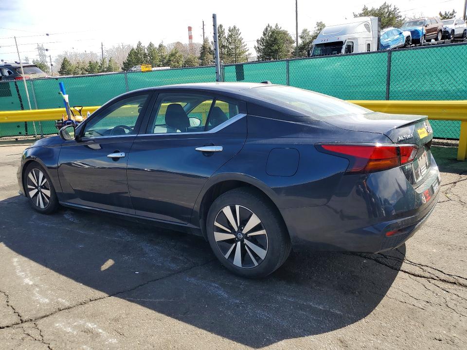 Photo 2 from auction – 2021 NISSAN ALTIMA with VIN 1N4BL4DV2MN412755