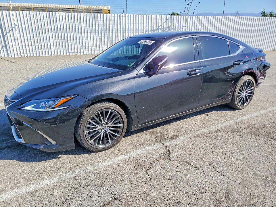 LEXUS ES 300H 2023 with VIN 58ADA1C11PU032472 - Photo from auction