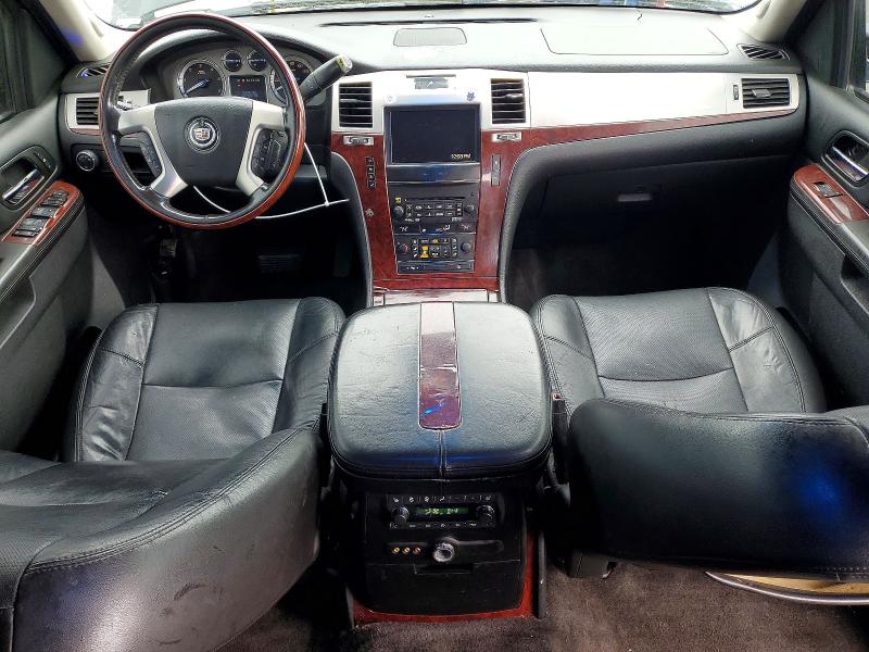 Photo 8 from auction – 2011 CADILLAC ESCALADE with VIN 1GYS4JEF8BR298631