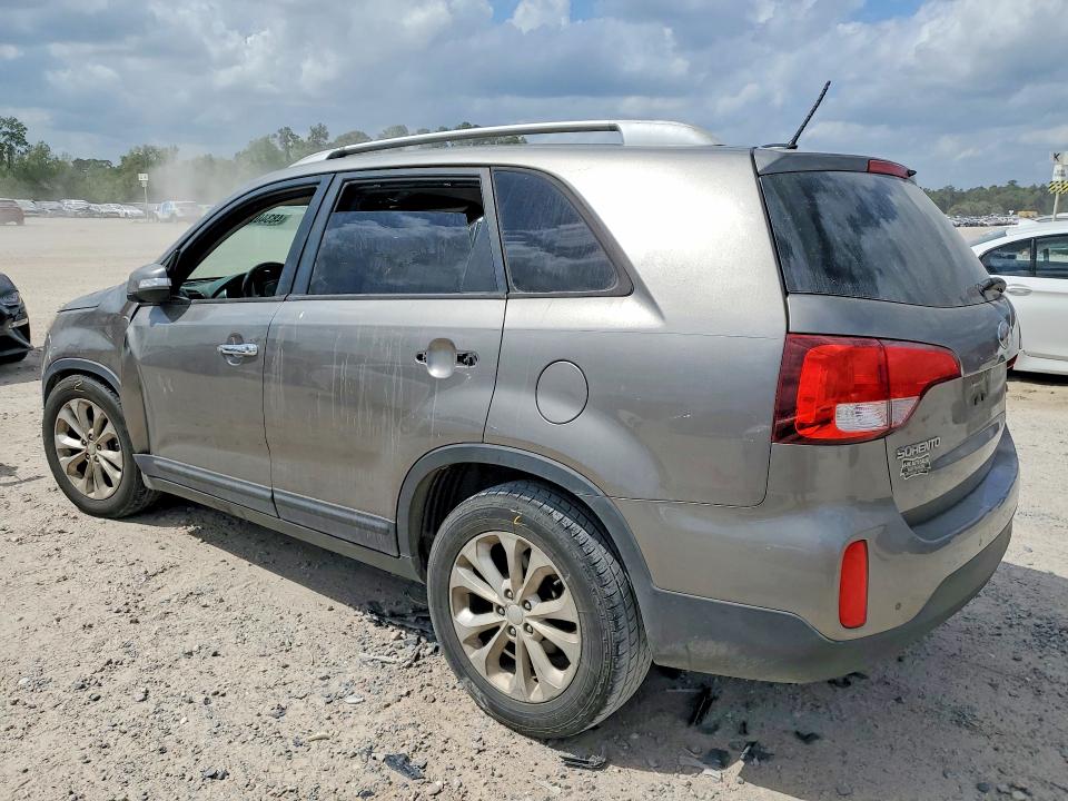 Photo 2 from auction – 2014 KIA SORENTO with VIN 5XYKT3A69EG446847