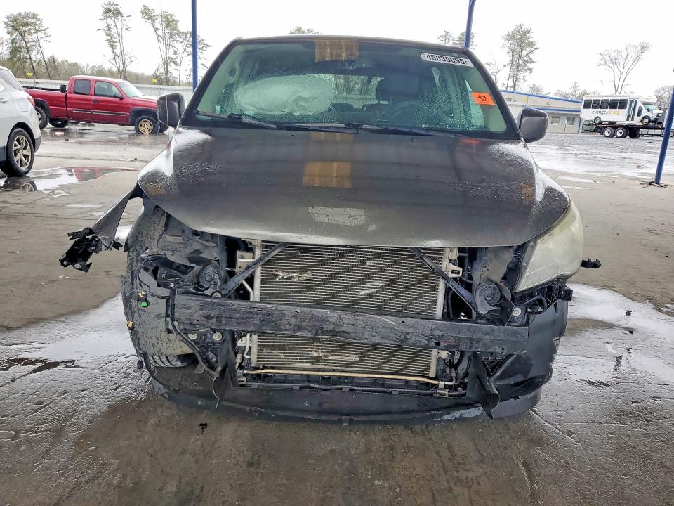 Photo 5 from auction – 2010 VOLKSWAGEN ROUTAN with VIN 2V4RW3D17AR246213