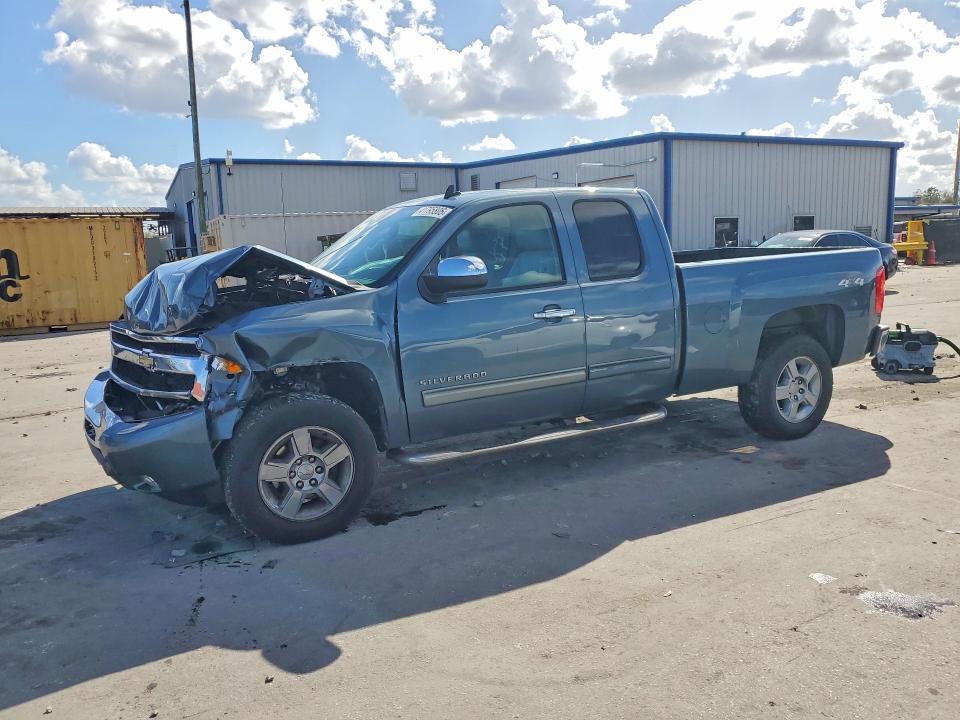 CHEVROLET SILVERADO 2011 with VIN 1GCRKSE34BZ239324 - Photo from auction