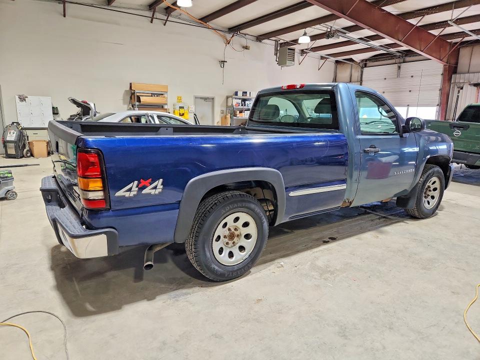 Photo 3 from auction – 2007 CHEVROLET SILVERADO with VIN 1GCEK14C27Z555015