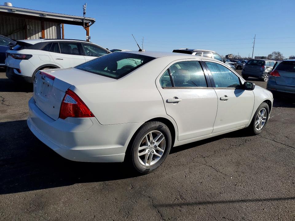 Photo 3 from auction – 2012 FORD FUSION with VIN 3FAHP0GA5CR275323