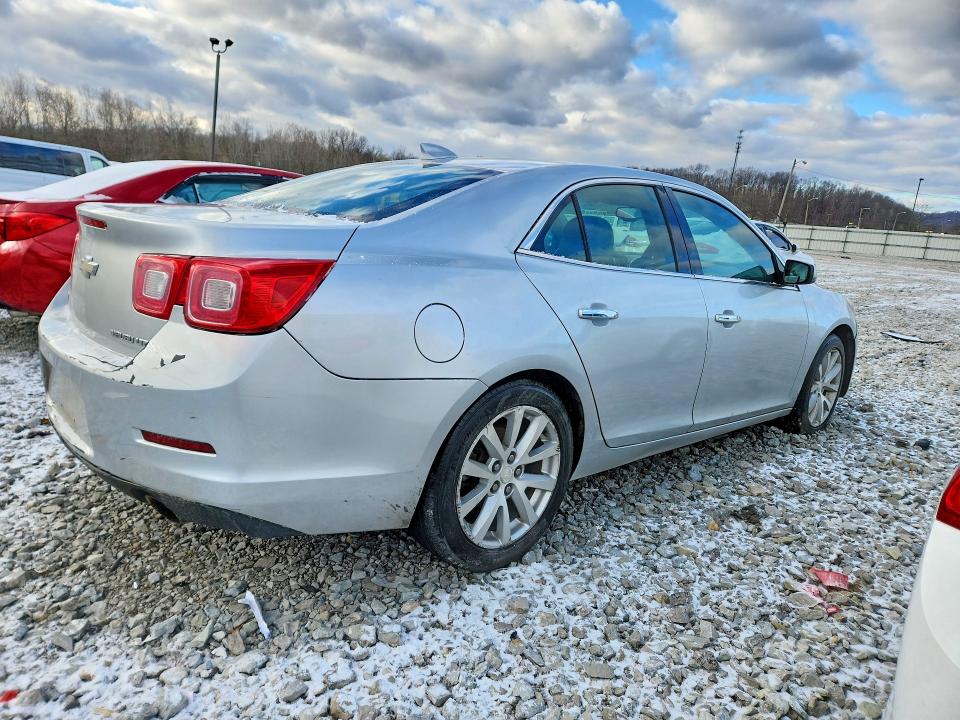 Photo 3 from auction – 2015 CHEVROLET MALIBU with VIN 1G11F5SL4FU122636