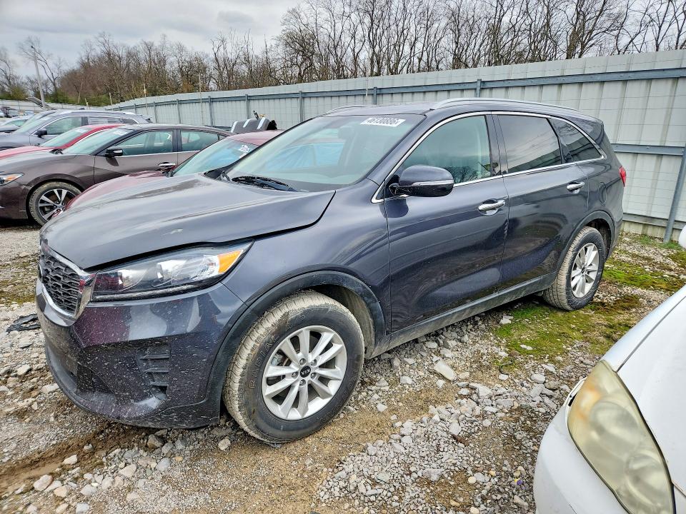 KIA SORENTO 2019 with VIN 5XYPG4A34KG457952 - Photo from auction