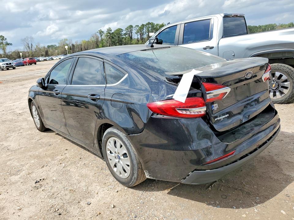 Photo 2 from auction – 2019 FORD FUSION with VIN 3FA6P0G77KR282767