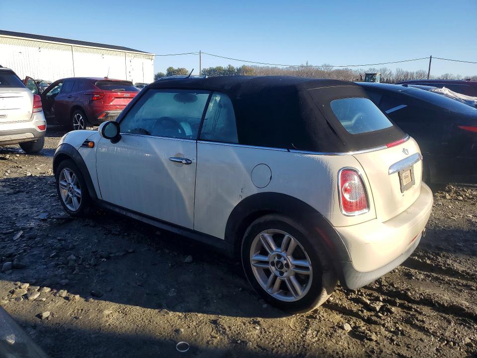 Photo 2 from auction – 2011 MINI COOPER with VIN WMWZN3C52BT133195