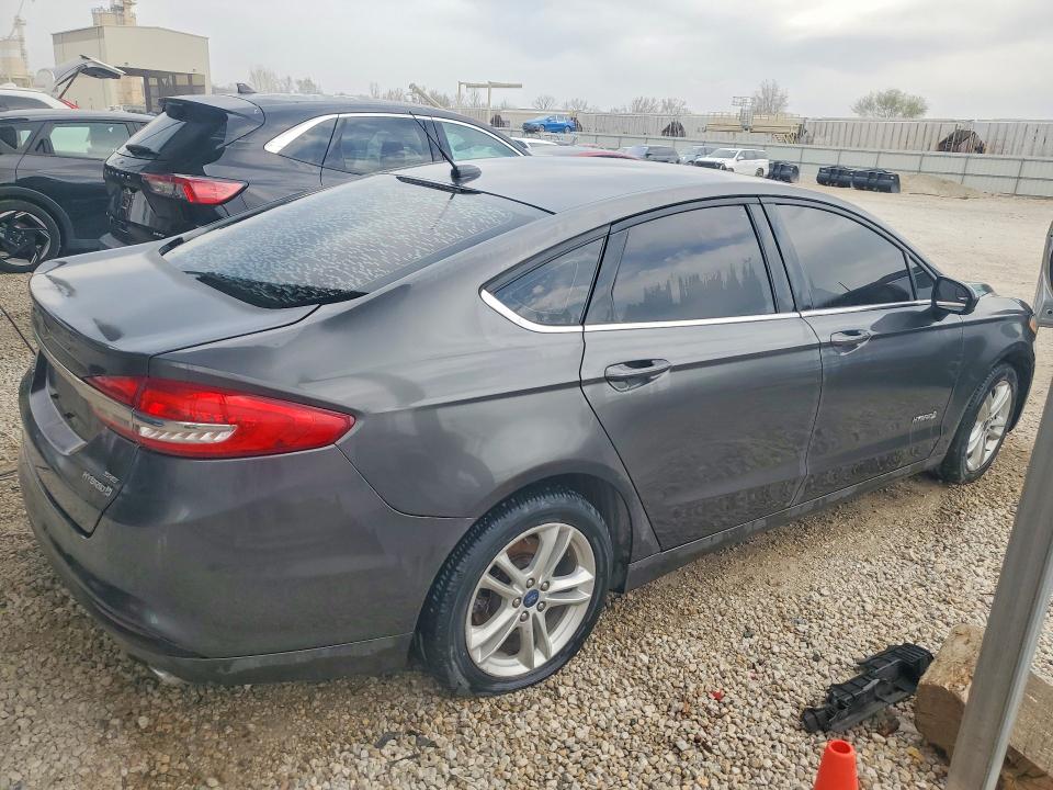 Photo 3 from auction – 2018 FORD FUSION with VIN 3FA6P0LU6JR129212