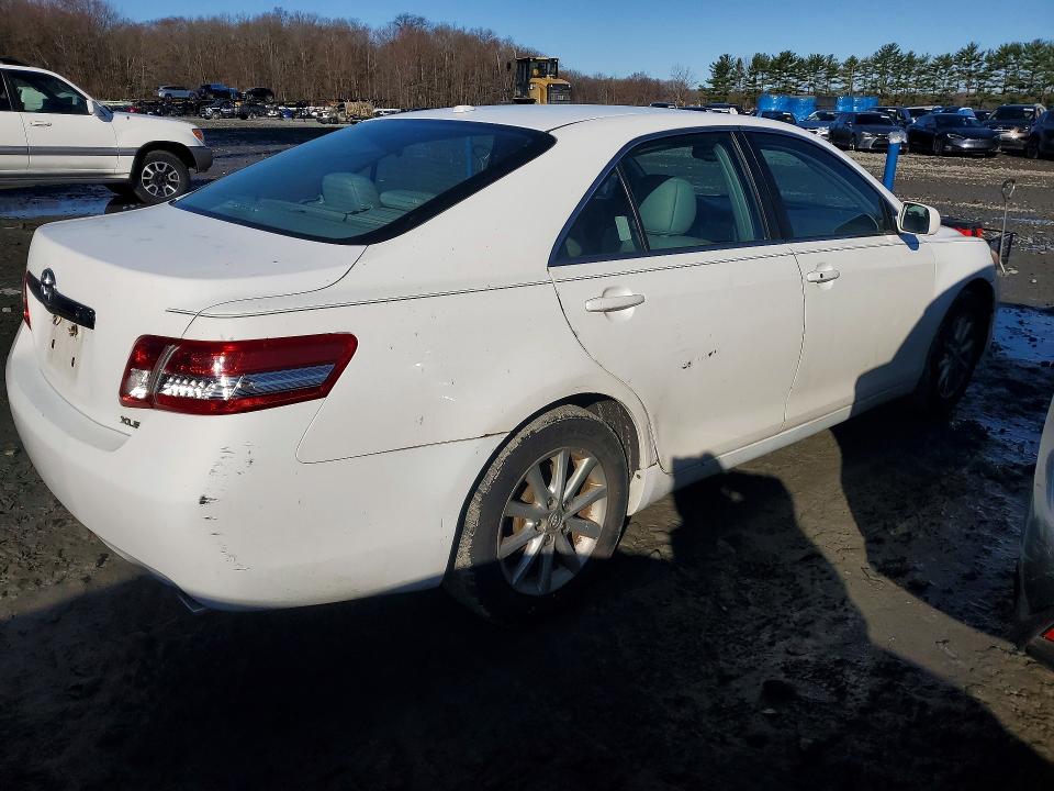 Photo 3 from auction – 2011 TOYOTA CAMRY with VIN 4T1BK3EK7BU613027