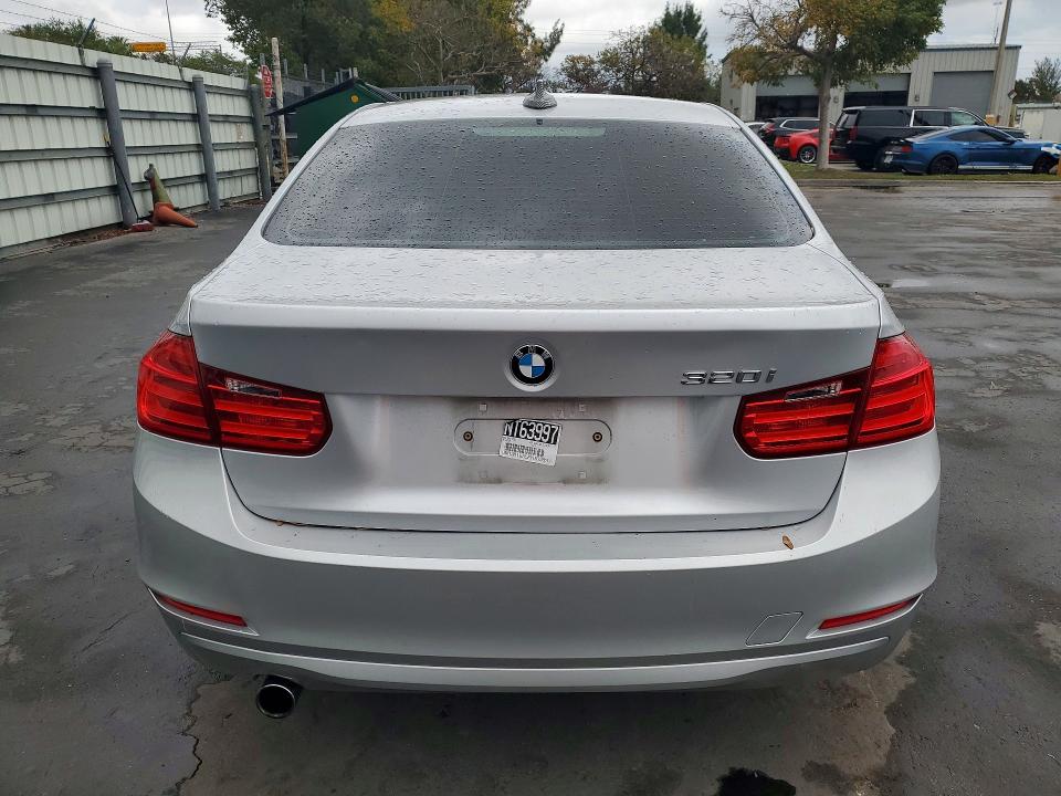 Photo 6 from auction – 2015 BMW 320 with VIN WBA3B1G55FNT63997