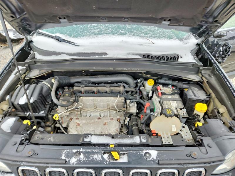 Photo 12 from auction – 2016 JEEP RENEGADE with VIN ZACCJBBT8GPD31359