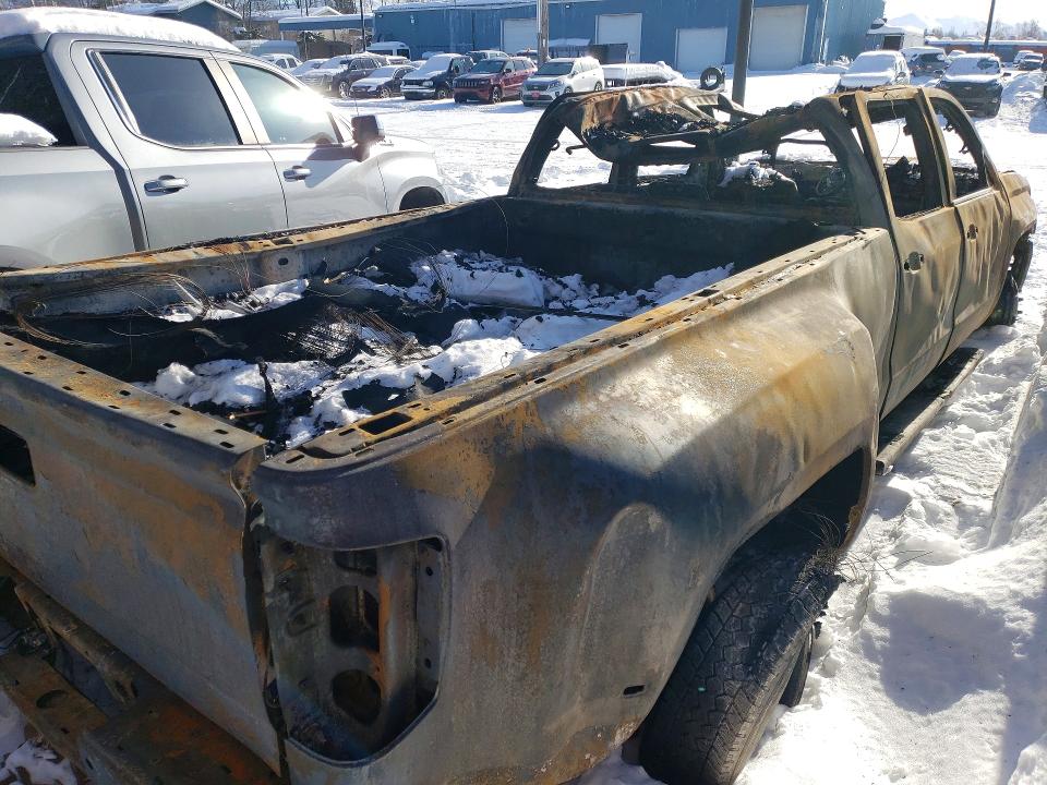 Photo 3 from auction – 2018 GMC SIERRA with VIN 1GT42YEY1JF194013