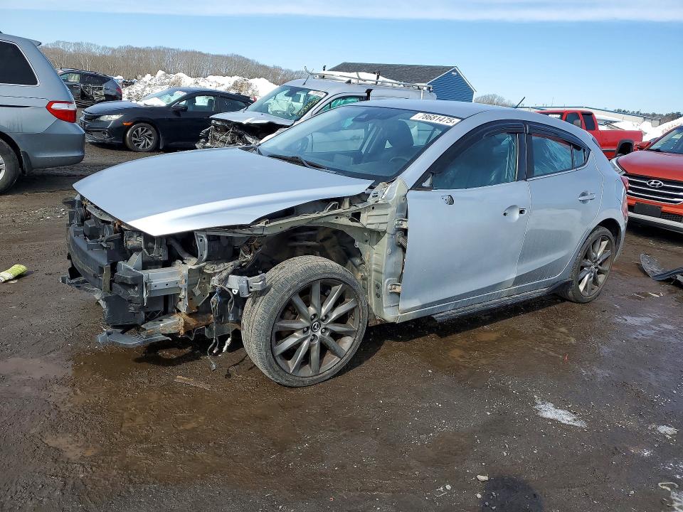 MAZDA 3 2018 con VIN 3MZBN1L34JM180861 - Foto de la subasta