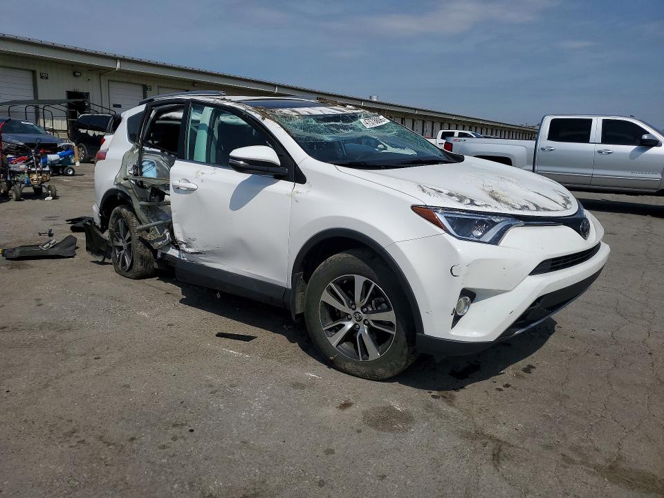 Photo 4 from auction – 2017 TOYOTA RAV4 with VIN 2T3WFREV1HW405342