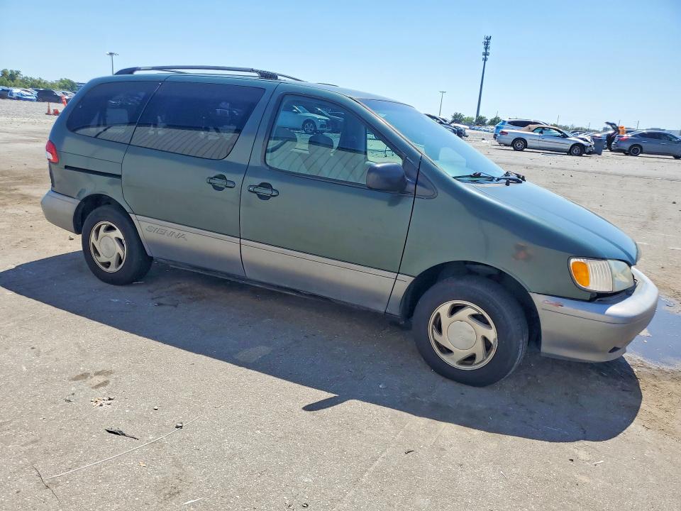 Photo 4 from auction – 2001 TOYOTA SIENNA with VIN 4T3ZF13CX1U386778