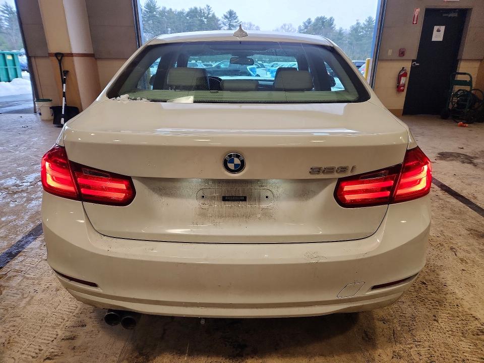Photo 6 from auction – 2014 BMW 328 with VIN WBA3C1C5XEK113920