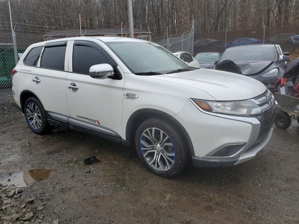 Photo 4 from auction – 2017 MITSUBISHI OUTLANDER with VIN JA4AD2A3XHZ057532