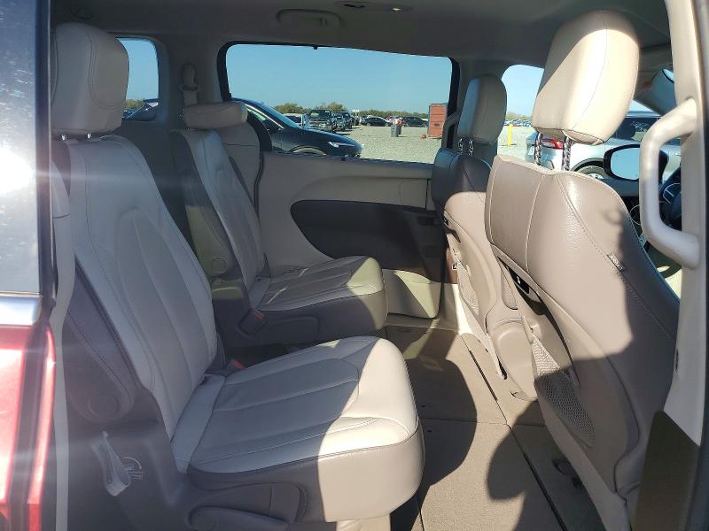 Photo 11 from auction – 2018 CHRYSLER PACIFICA with VIN 2C4RC1BG4JR113813