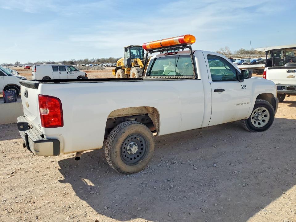 Photo 3 from auction – 2008 CHEVROLET SILVERADO with VIN 1GCEC14X98Z130859