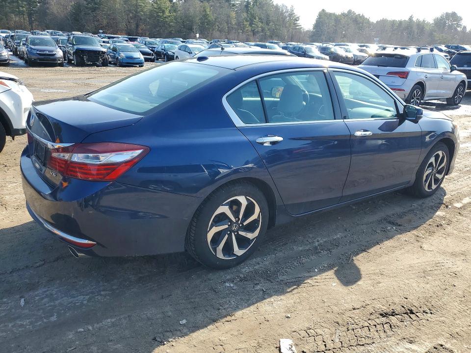 Photo 3 from auction – 2017 HONDA ACCORD with VIN 1HGCR3F81HA006771