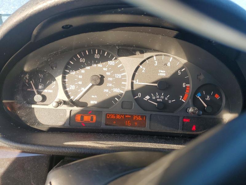 Photo 9 from auction – 2003 BMW 325 with VIN WBAEV33433KL58996