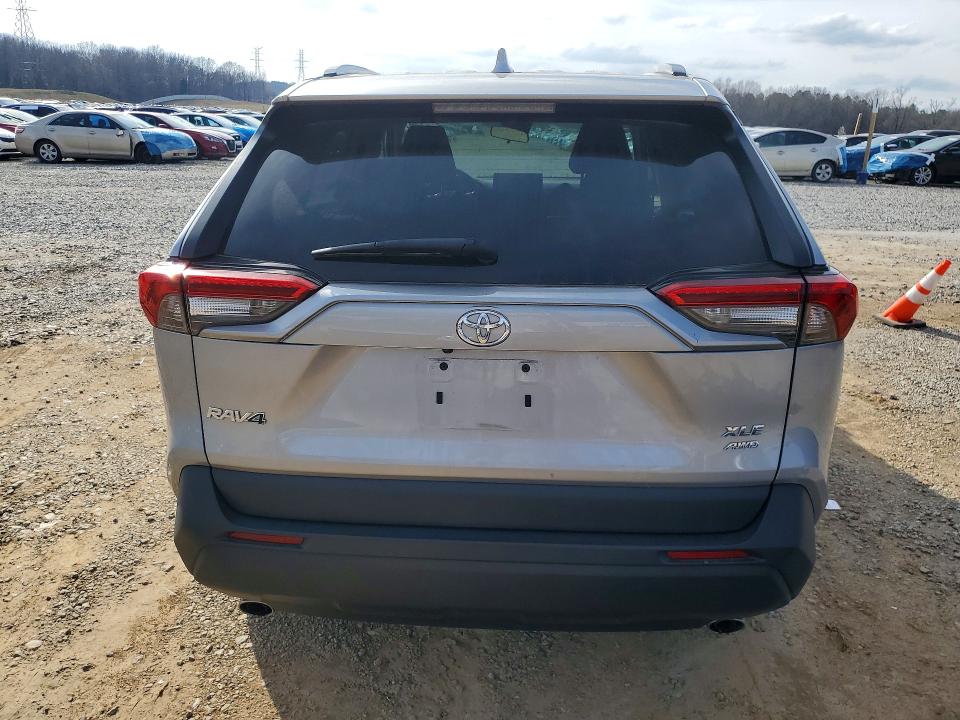 Photo 6 from auction – 2022 TOYOTA RAV4 with VIN 2T3P1RFV4NW277854