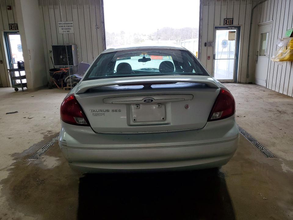 Photo 6 from auction – 2002 FORD TAURUS with VIN 1FAFP55S42G271687