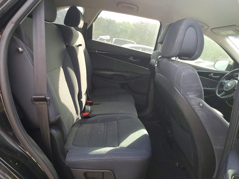 Photo 11 from auction – 2016 KIA SORENTO with VIN 5XYPG4A30GG149961