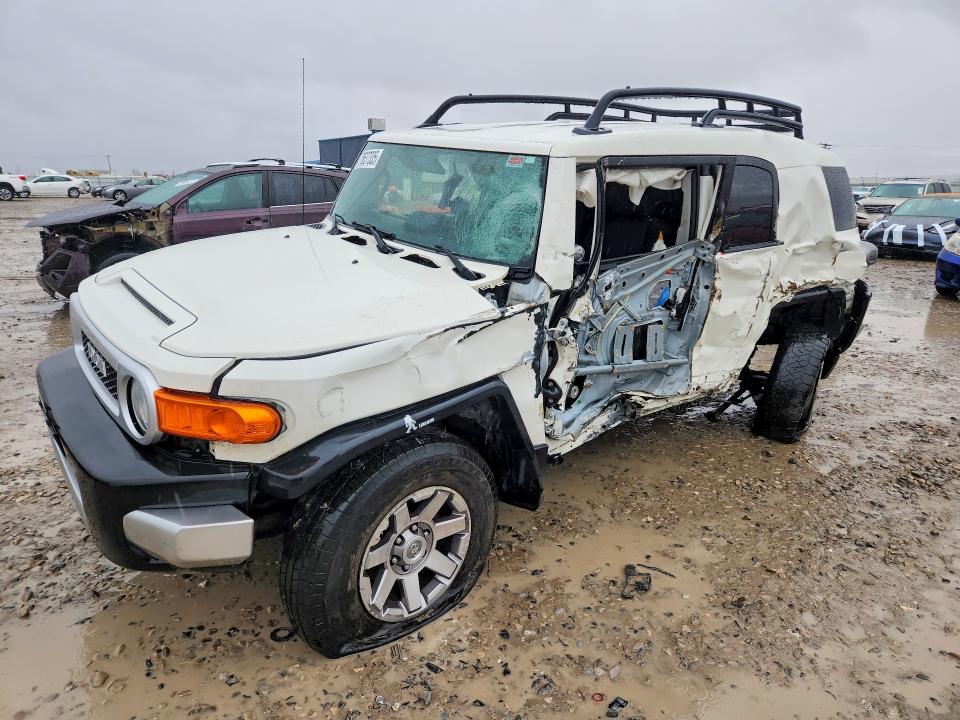TOYOTA FJ CRUISER 2014 with VIN JTEBU4BFXEK206228 - Photo from auction