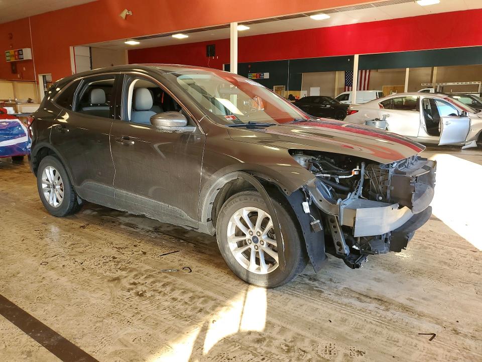 Photo 4 from auction – 2020 FORD ESCAPE with VIN 1FMCU9G69LUA90225