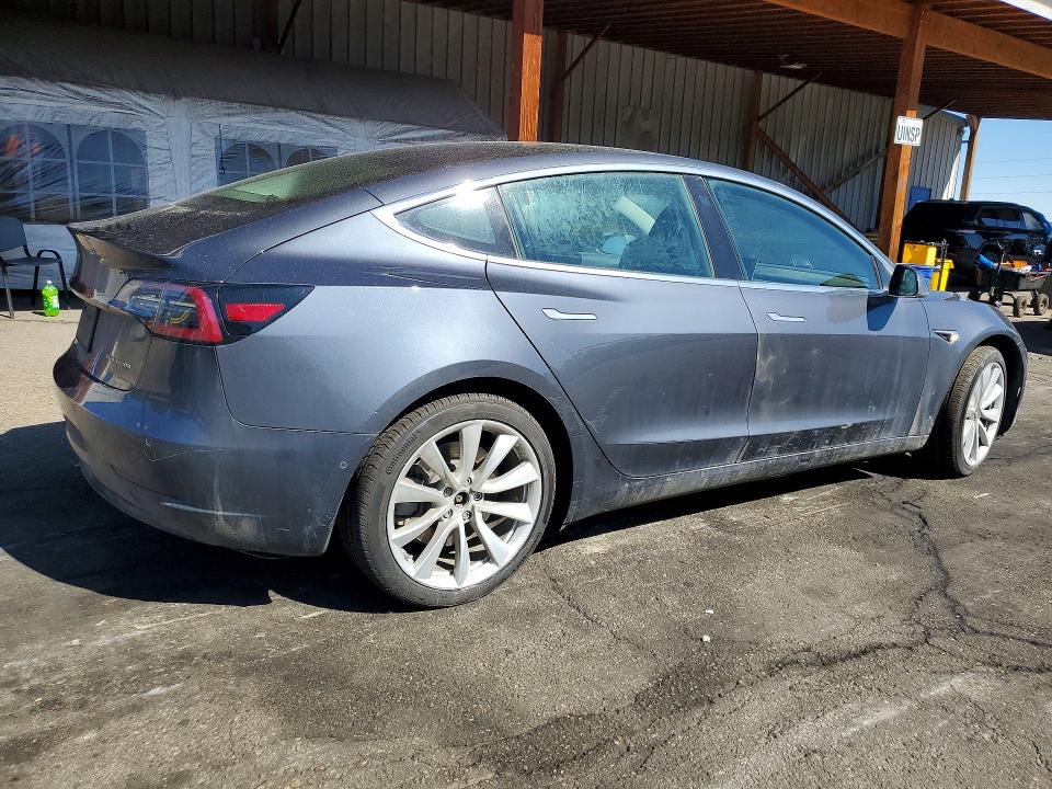 Photo 3 from auction – 2019 TESLA MODEL 3 with VIN 5YJ3E1EBXKF390303