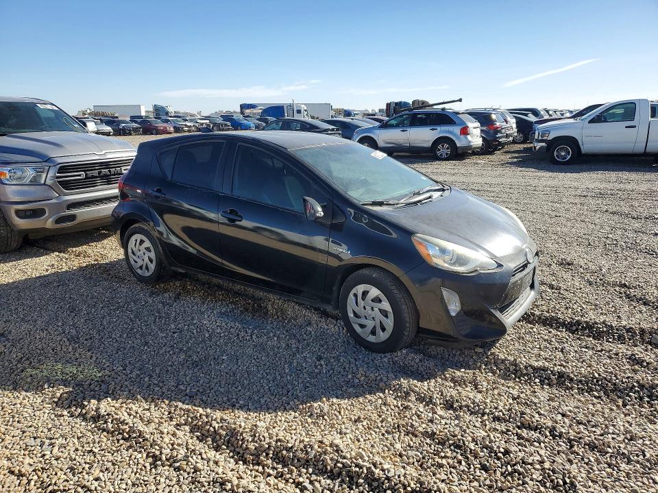 Photo 4 from auction – 2016 TOYOTA PRIUS C with VIN JTDKDTB38G1126777