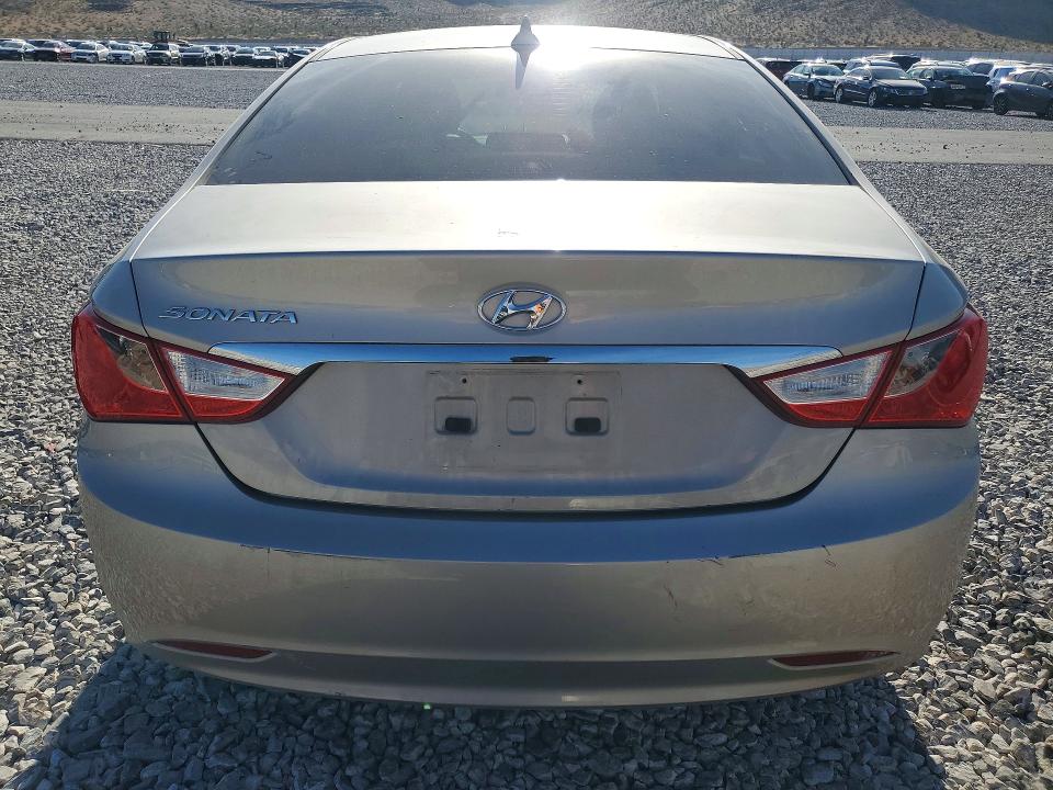 Photo 6 from auction – 2011 HYUNDAI SONATA with VIN 5NPEB4AC7BH159619
